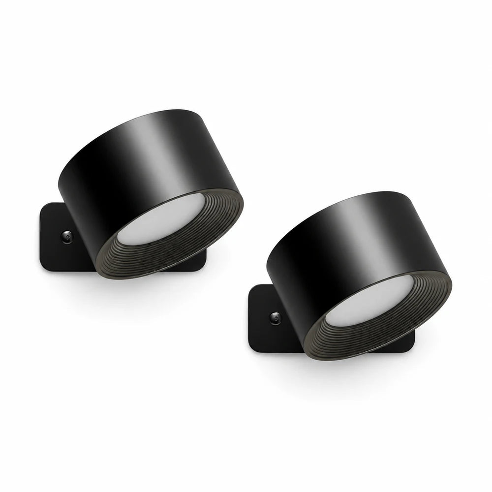Kit com 2 arandelas LED Aura Duo pretas em fundo branco