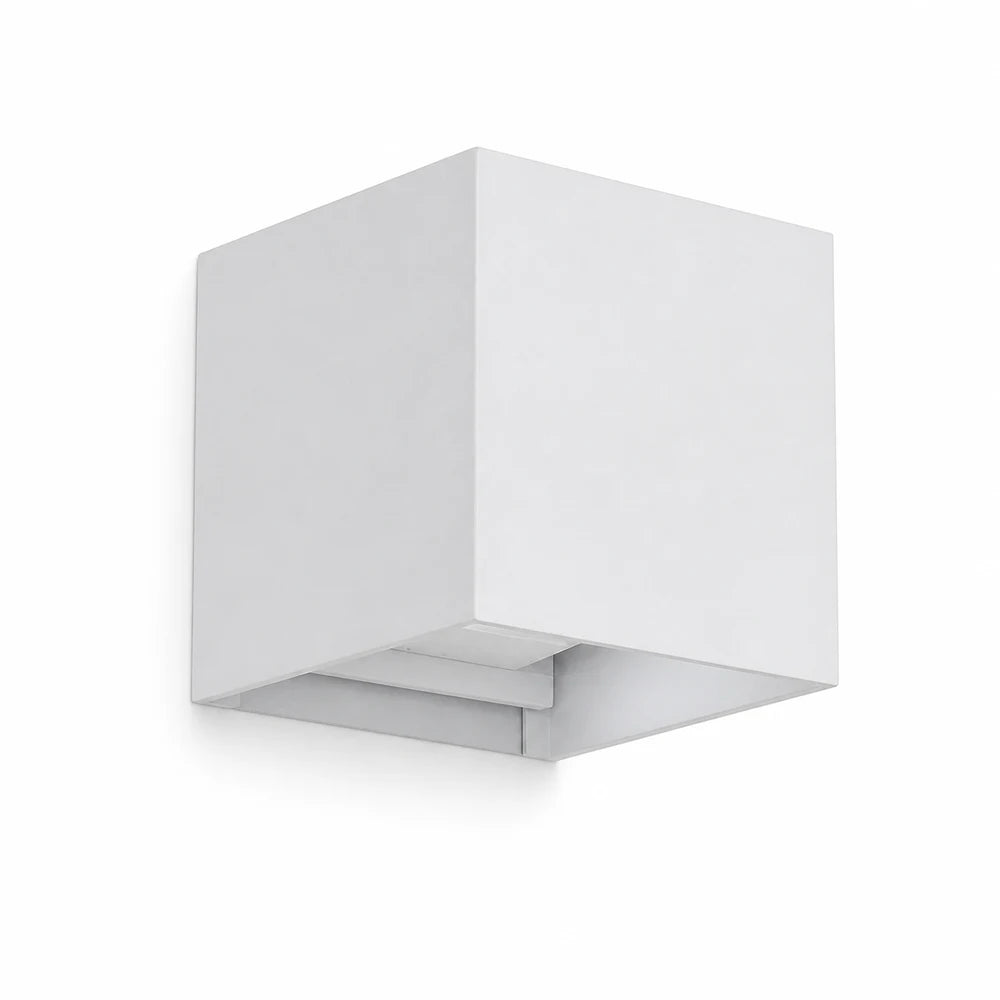 Arandela LED Cubo Alba branca em fundo branco