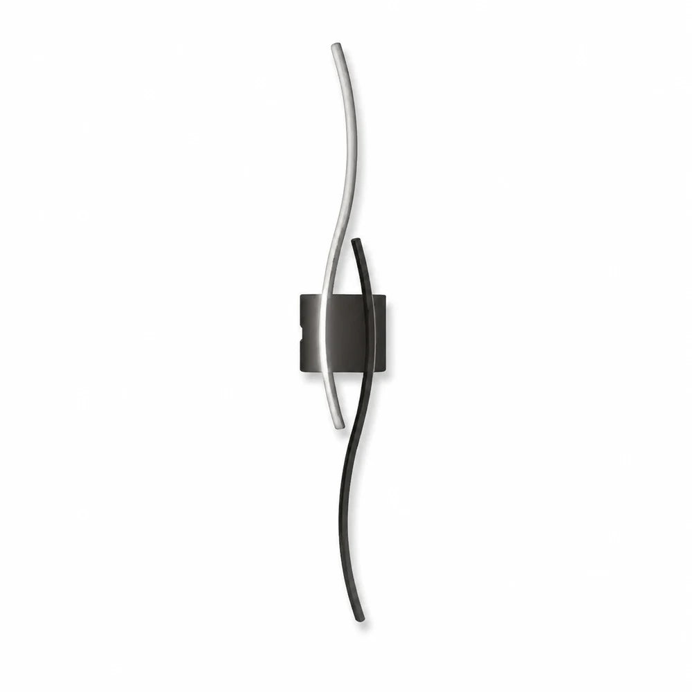 Arandela LED Linha Fluida preta de 60 cm em fundo branco